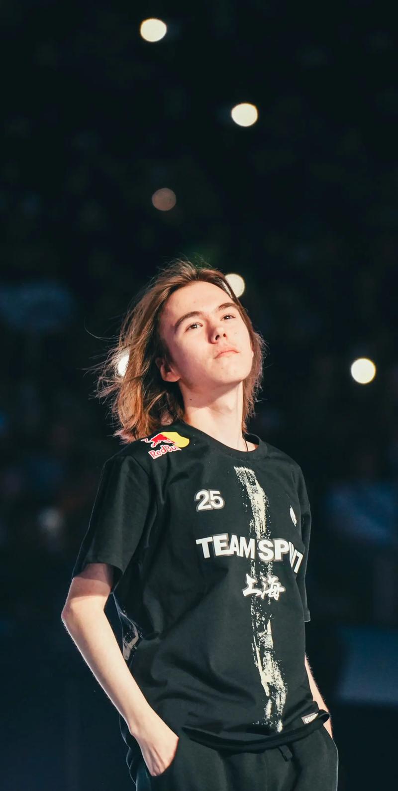 德州扑克中盘别急着加（德州扑克中期切勿急于加注）