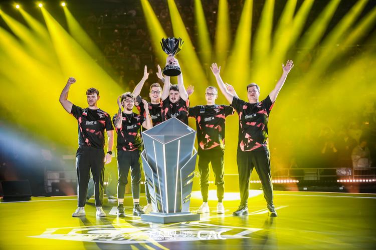 为什么中道（二道）放同花顺是很多高手的“杀手锏”？（为何众多高手把中道（二道）同花顺当作致胜绝招？）